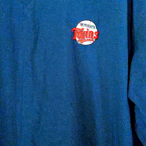 First USA Minnesota Twins unisex pullover excellent Condition. Navy, red & white - Picture 2 of 6